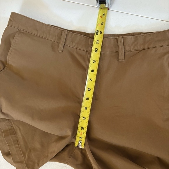 L.L bean Mens Chino Standard Fit Shorts size 38W - Picture 11 of 12